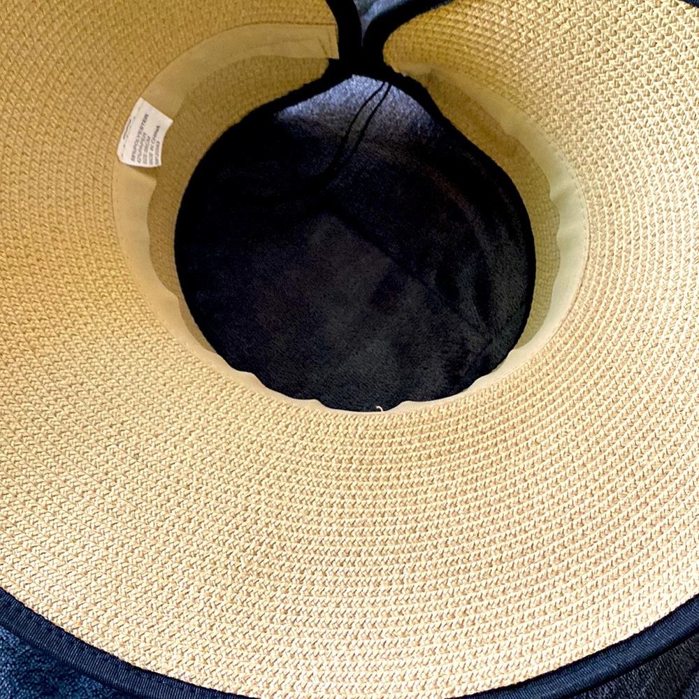 Sun hat - Picture 3 of 4
